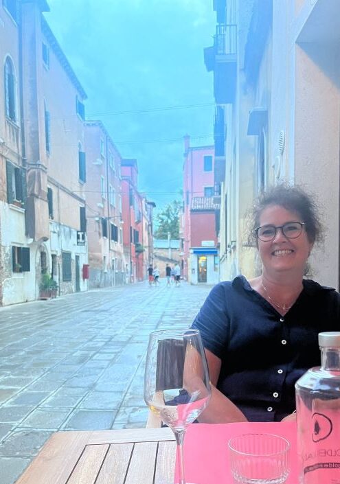 Laat je niet beperken door je beperkingen - zettje blog - trotse moeder op terras