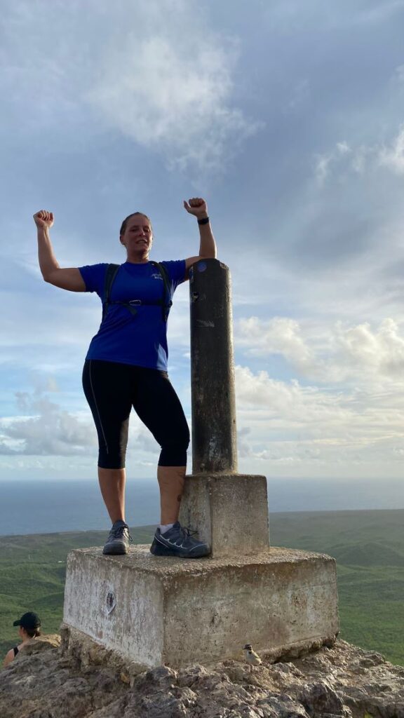 Claudia Stinne Column Clusterhoofdpijn, migraine en chronische hoofdpijn -Claudias bespiegelingen hike overwinning op de rots met obelisk