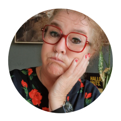 Zettje Profiel foto puffend en zuchtend